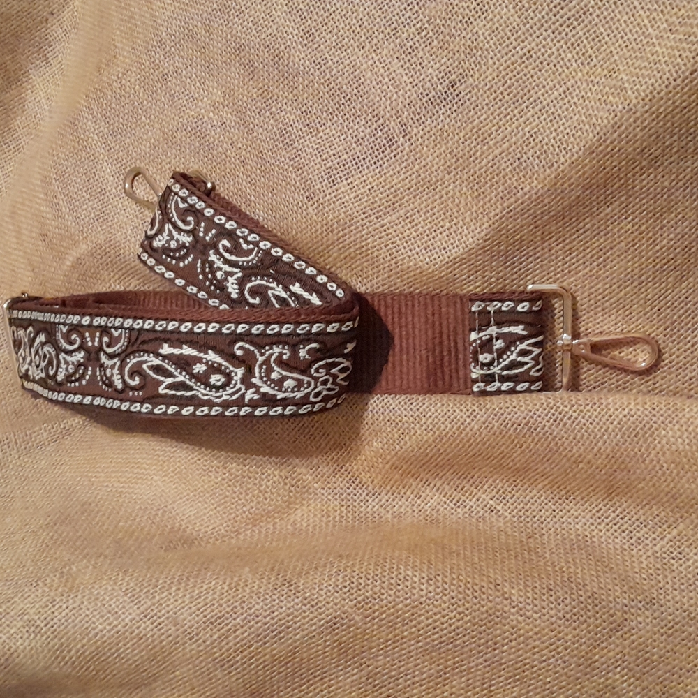 ADJUSTABLE STRAP WESTERN, BANDANA PRINT